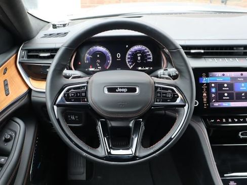 Used 2026 Jeep Grand Cherokee Summit w/ Obsidian Package AWD/4WD image 21
