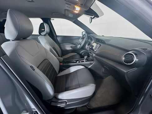 Used 2024 Nissan Kicks SR w/ SR Premium Package image 31