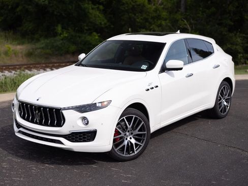 Used 2022 Maserati Levante GT AWD/4WD image 2