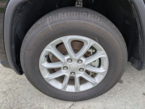 Used 2022 Jeep Grand Cherokee Laredo E RWD image 11