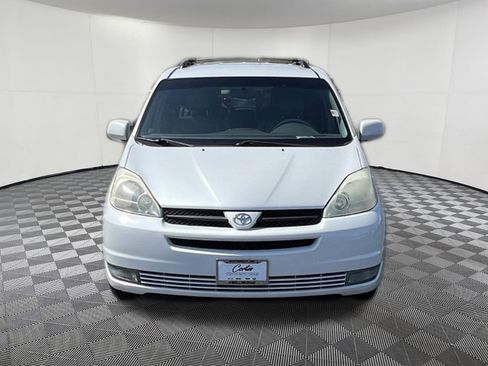 Used 2005 Toyota Sienna XLE AWD/4WD image 2
