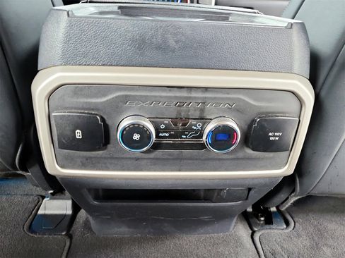 Used 2024 Ford Expedition Max XLT image 35