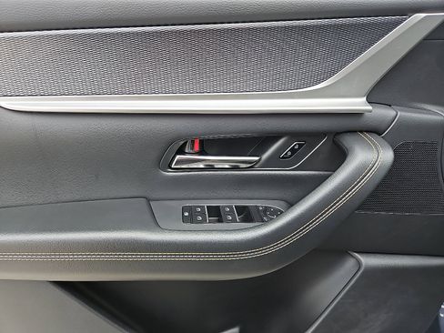 Certified 2025 MAZDA CX-70 3.3 Turbo w/ Premium Package image 12