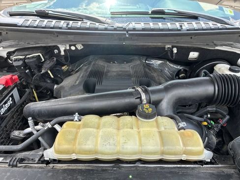 Used 2019 Ford Expedition XLT w/ Equipment Group 202A RWD image 34