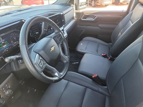 Used 2025 Chevrolet Silverado 2500 LTZ AWD/4WD image 3