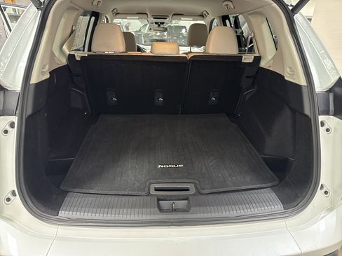 Used 2025 Nissan Rogue SV image 32