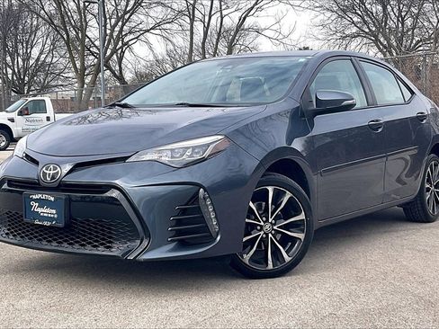 Used 2017 Toyota Corolla SE w/ SE Premium Package image 2