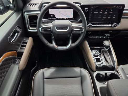 New 2026 GMC Canyon Denali w/ LPO, Denali Black Edition AWD/4WD image 9