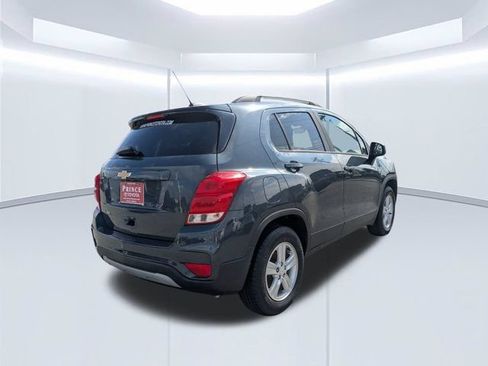 Used 2022 Chevrolet Trax LT w/ LT Convenience Package AWD/4WD image 4