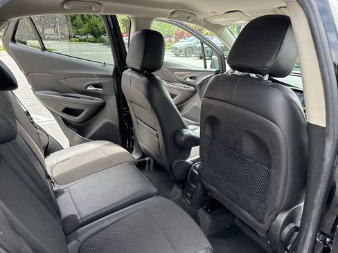 Used 2021 Buick Encore Preferred w/ Safety Package II FWD image 33