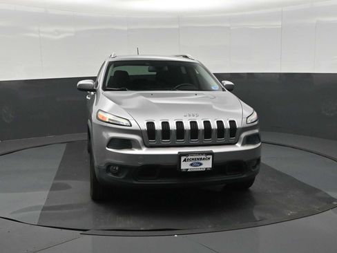 Used 2014 Jeep Cherokee Latitude AWD/4WD image 3