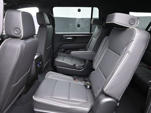 New 2025 Chevrolet Suburban Premier image 15