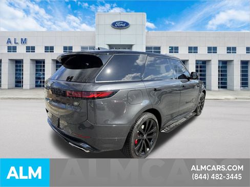 Used 2023 Land Rover Range Rover Sport SE Dynamic image 6
