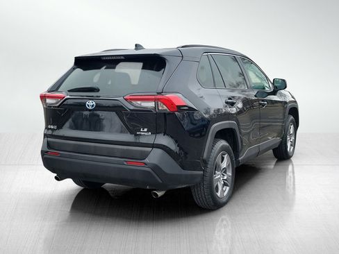 Used 2024 Toyota RAV4 LE AWD/4WD image 4