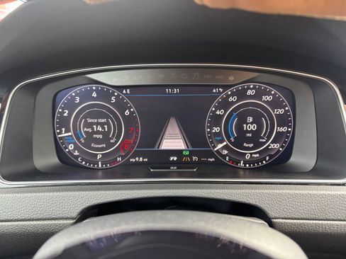 Used 2019 Volkswagen Golf R 4-Door image 21