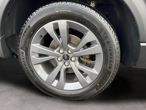 Used 2023 Ford Explorer XLT w/ Equipment Group 202A AWD/4WD image 7