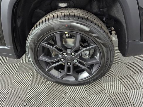 New 2025 Jeep Grand Cherokee Limited w/ Trailer Tow Package image 17