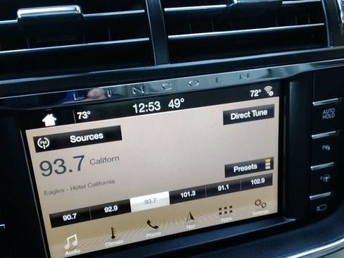 Used 2017 Lincoln Continental Reserve w/ Technology Package image 21