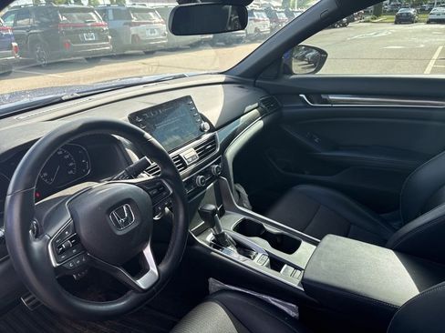 Used 2018 Honda Accord Sport image 4