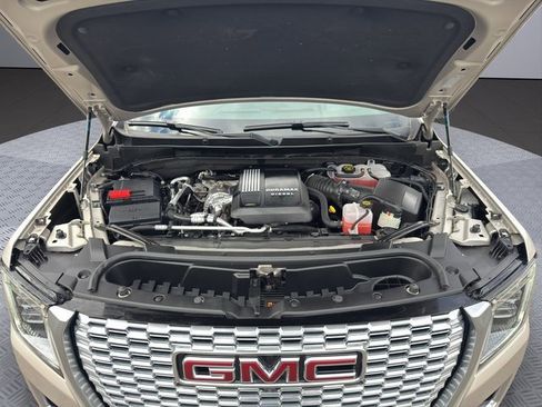 Used 2024 GMC Yukon XL Denali image 25
