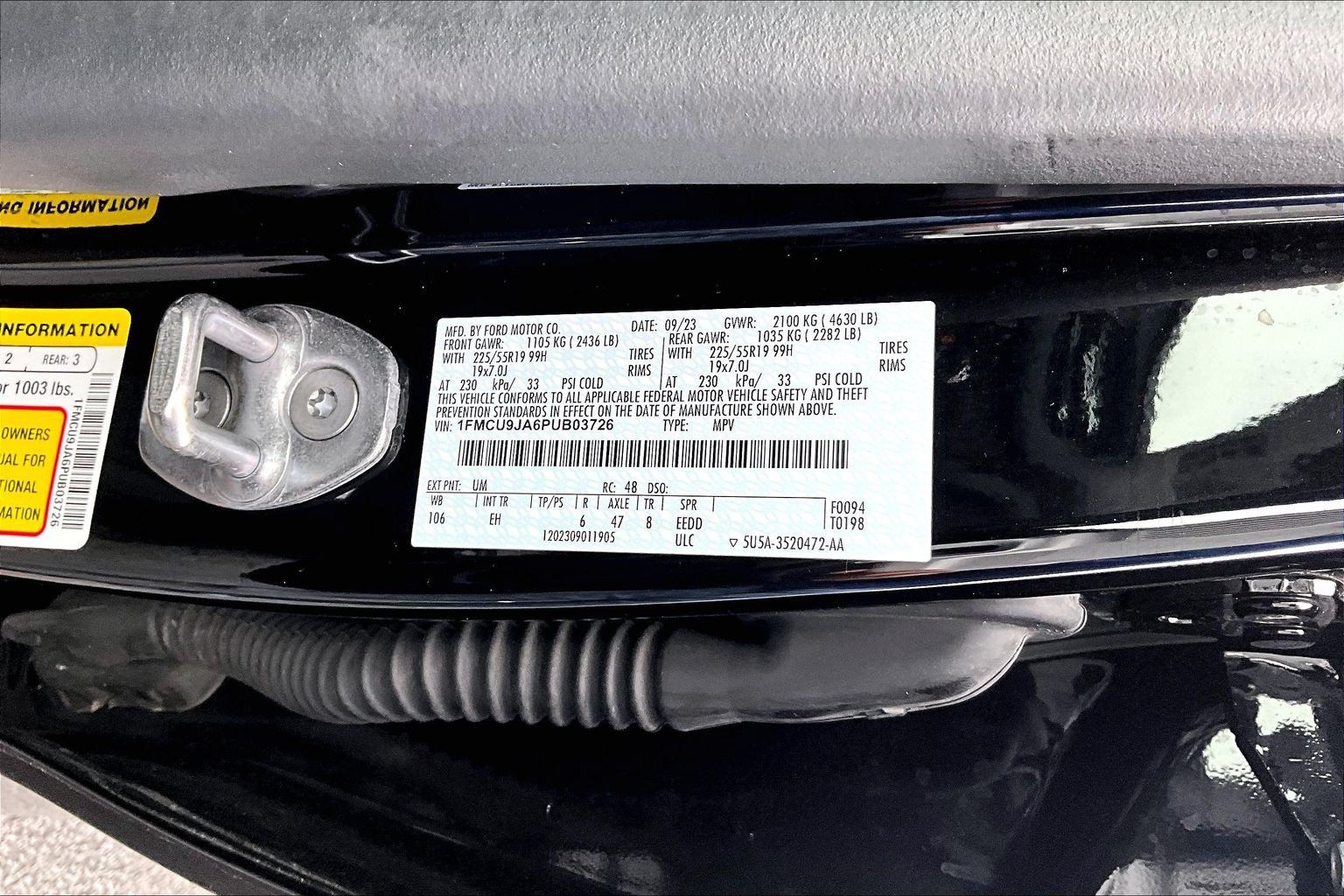 Used 2023 Ford Escape Platinum AWD/4WD image 5