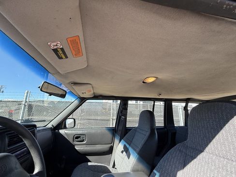 Used 1999 Jeep Cherokee SE image 16