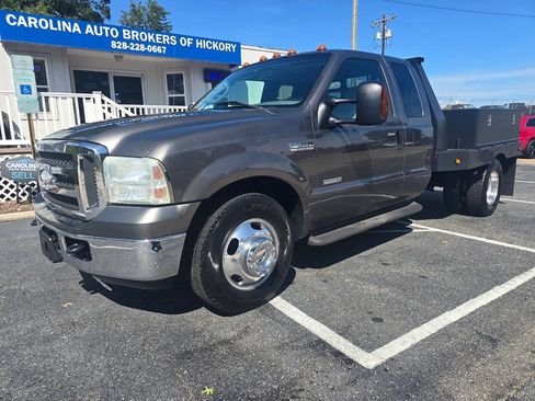 Used 2005 Ford F350 XLT RWD image 2