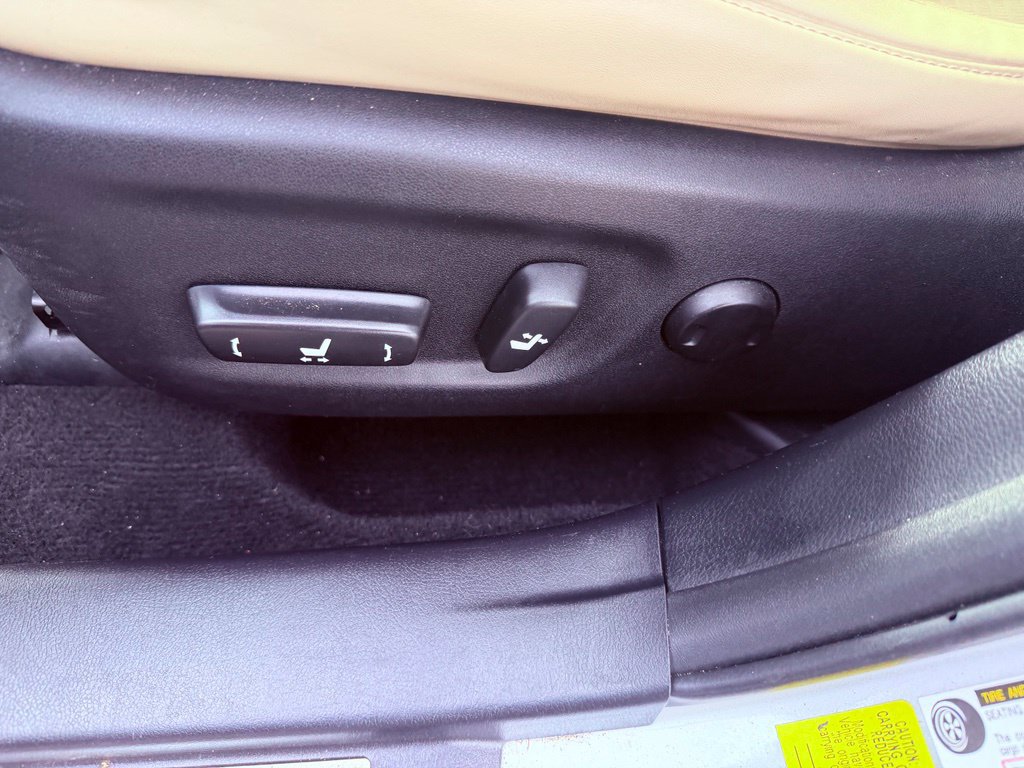 Used 2011 Lexus CT 200h Premium w/ Premium Audio Pkg FWD image 19