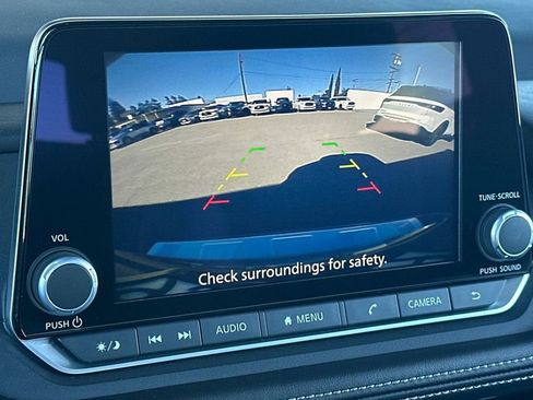 Used 2025 Nissan Rogue SV w/ SV Premium Package image 19