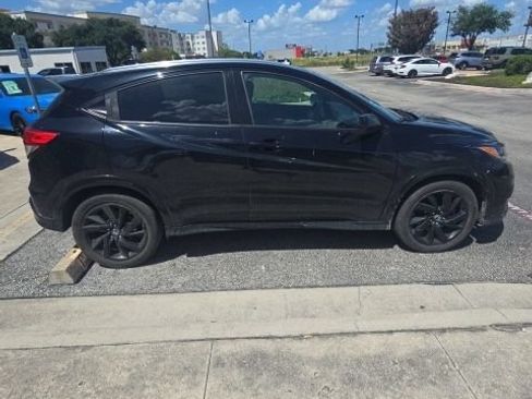 Used 2021 Honda HR-V Sport image 5