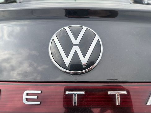 Used 2025 Volkswagen Jetta SE FWD image 22