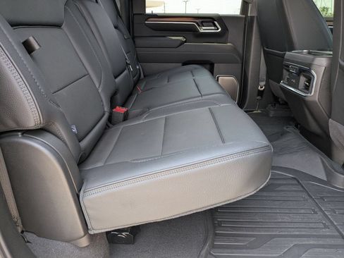 Used 2025 GMC Sierra 2500 Denali w/ Technology Package AWD/4WD image 28