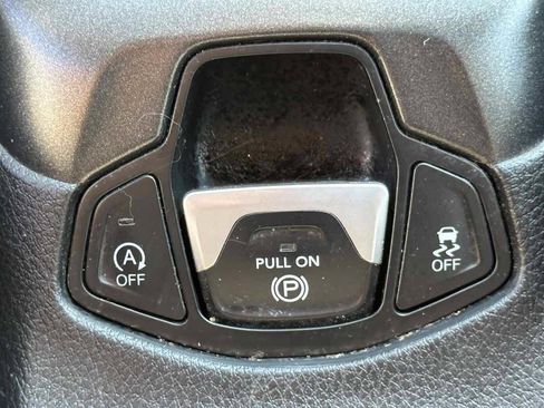 Used 2018 Jeep Compass Trailhawk w/ Leather Interior Group AWD/4WD image 23