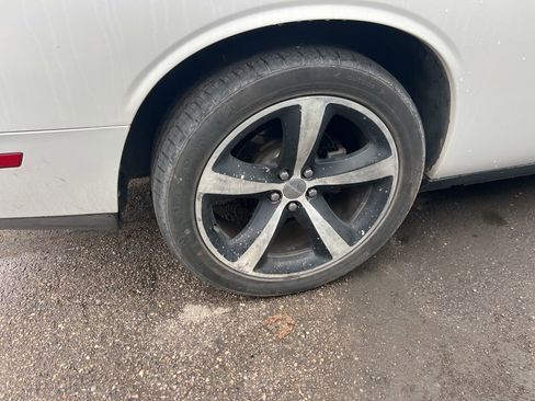 Used 2014 Dodge Challenger R/T RWD image 15