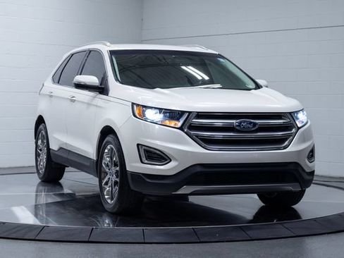 Used 2016 Ford Edge Titanium w/ Technology Package FWD image 4