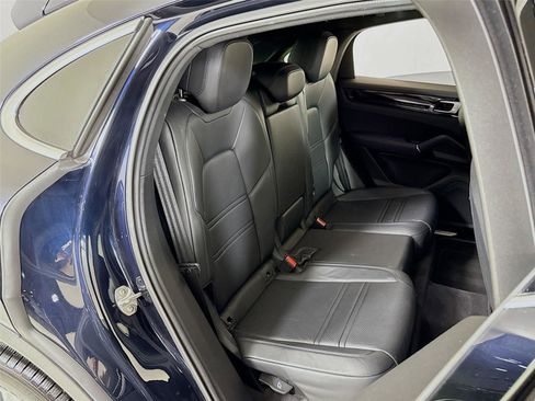 Used 2022 Porsche Cayenne Coupe w/ Premium Package image 29