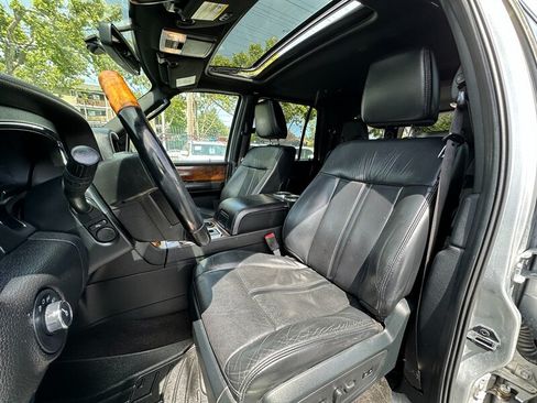 Used 2015 Lincoln Navigator 4WD image 12