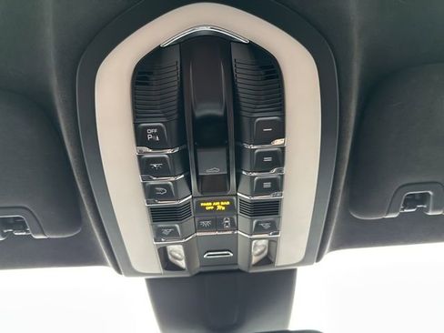 Used 2015 Porsche Panamera 4S Executive image 36