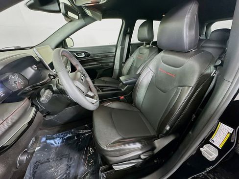 Certified 2023 Jeep Compass Trailhawk AWD/4WD image 30