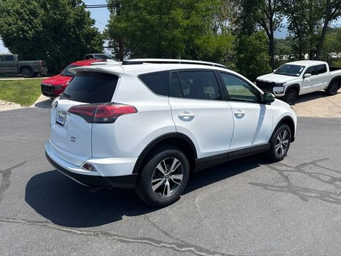 Used 2017 Toyota RAV4 XLE AWD/4WD image 3