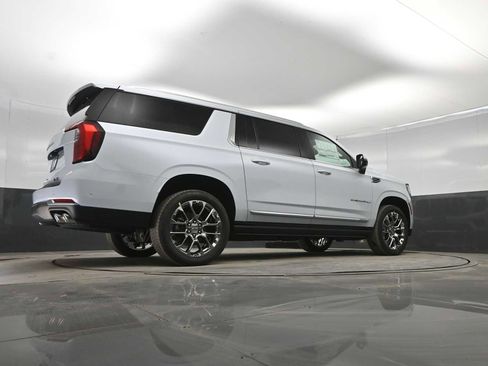 New 2026 GMC Yukon XL Denali w/ Denali Reserve Package AWD/4WD image 46