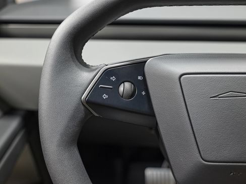 Used 2025 Tesla Cybertruck AWD Crew Cab image 17