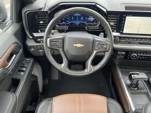 Used 2023 Chevrolet Silverado 1500 High Country w/ High Country Premium Package image 18