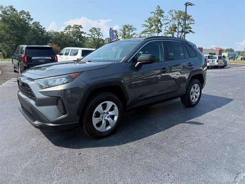 Used 2020 Toyota RAV4 LE FWD image 6