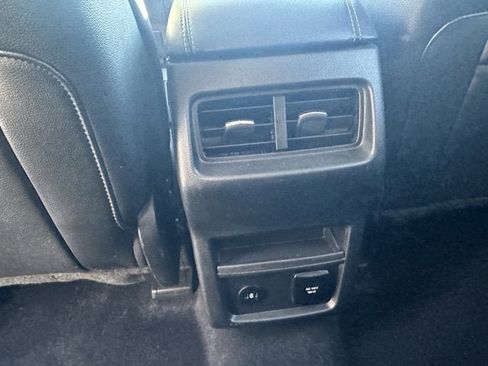 Used 2024 Ford Edge Titanium image 11