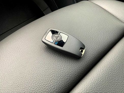 Used 2025 Mercedes-Benz Sprinter 2500 image 22