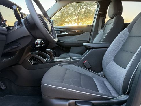 Used 2025 Chevrolet TrailBlazer LT image 27