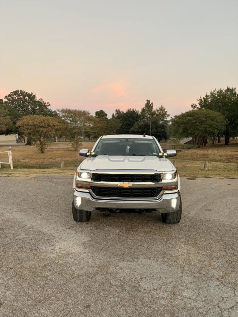 Used 2018 Chevrolet Silverado 1500 LT w/ Texas Edition RWD image 8