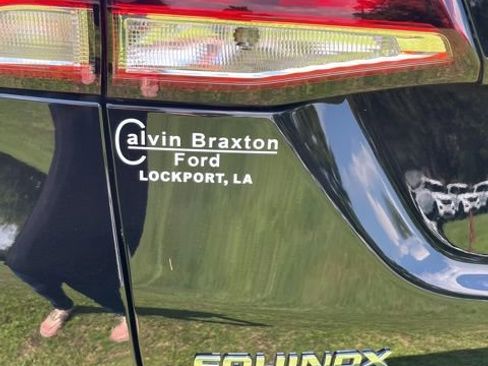 Used 2022 Chevrolet Equinox LT w/ Driver Convenience Package image 11