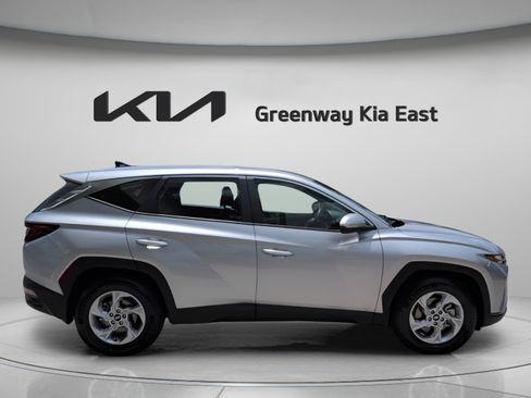 Used 2023 Hyundai Tucson SE FWD image 5